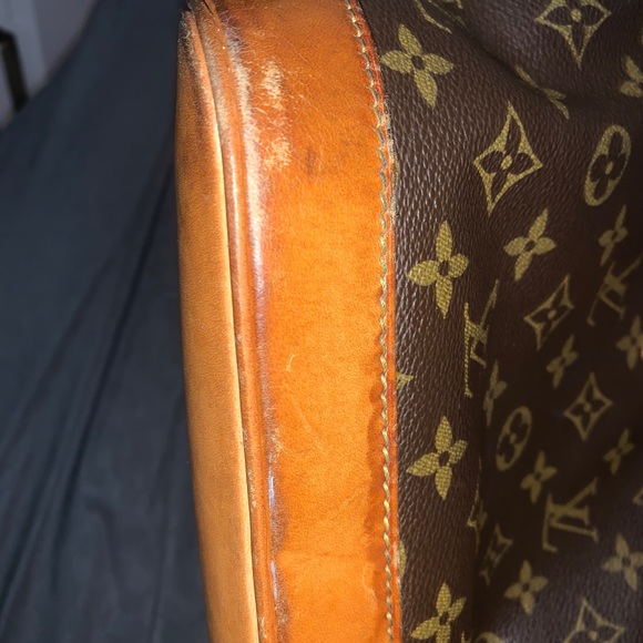 Louis Vuitton Bag - Picture 11 of 16